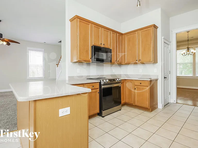 228 Silverwood Ln — Photo 7