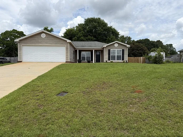 281 Griffith Ln — Photo 1