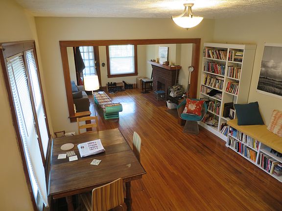 2nd image of 202 W Lakeview Ave