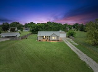 1482 Sycamore Dr, Chapel Hill, TN 37034
