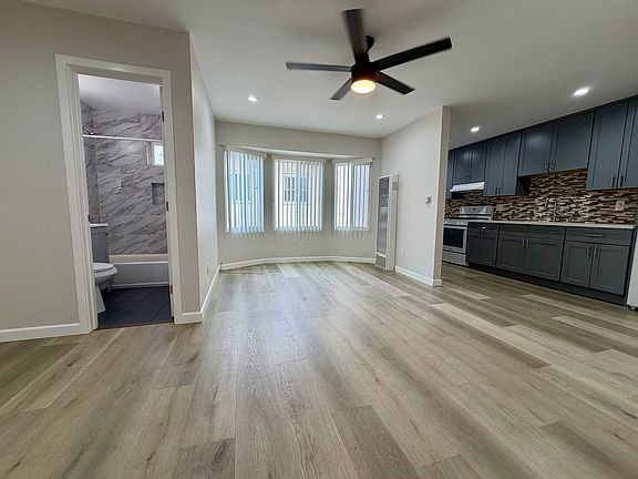 3rd image of 00-1007 E Ocean Blvd #18