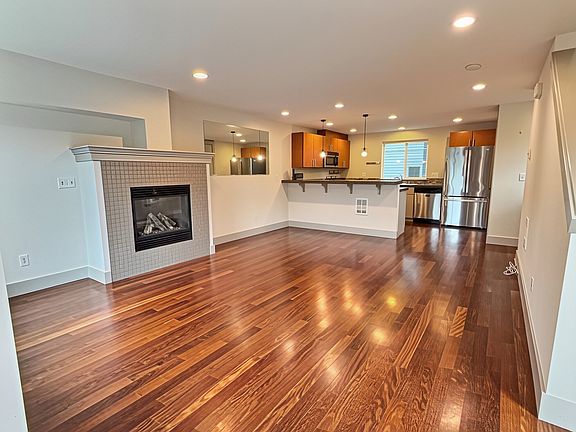 5th image of 13551 35th Ave NE