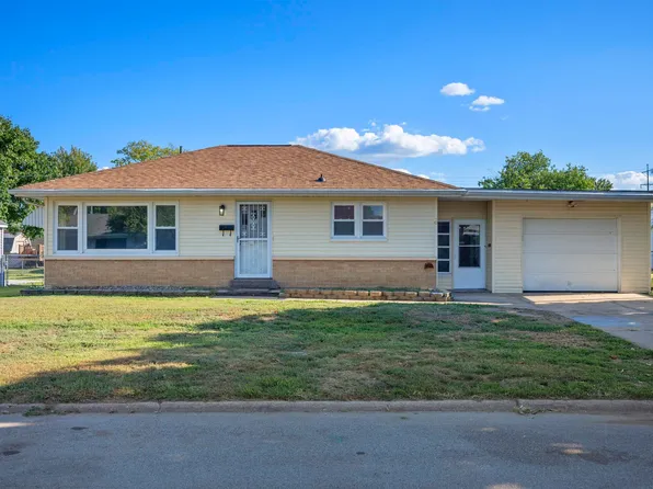 6 Dirksen Ct, Pekin, IL 61554