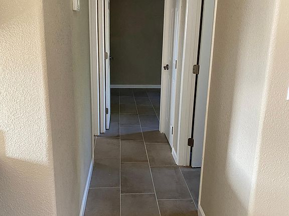 4th image of 111 W 7th St #111