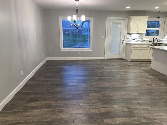 4th image of 20 Quinn Dr
