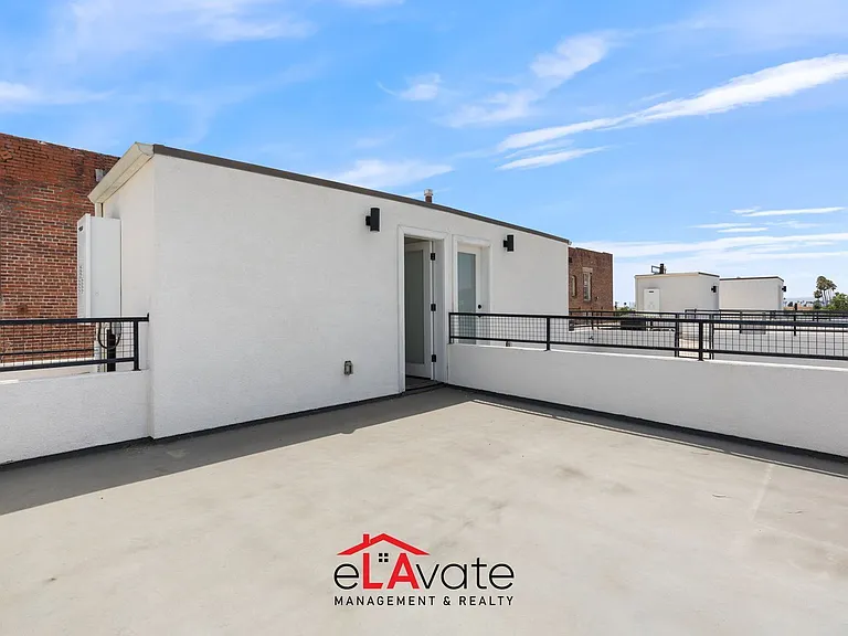 1035 N Serrano Ave #3 — Photo 24