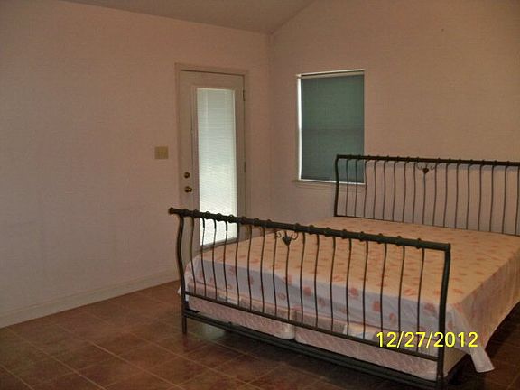 4th image of 345 Kerrville Country Dr