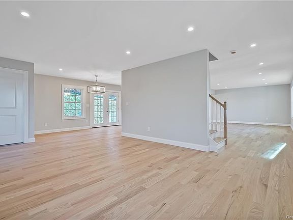 5th image of 64 Hawkes Ave