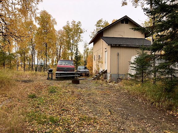 2nd image of 24895 Leigh St