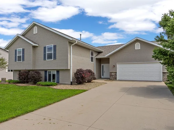 2185 Prairie Hill Dr, Marion, IA 52302