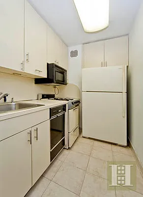 Rented by Halstead Real Estate | media 6