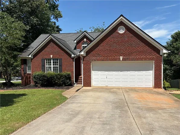 75 Jackson Park Dr, Hoschton, GA 30548