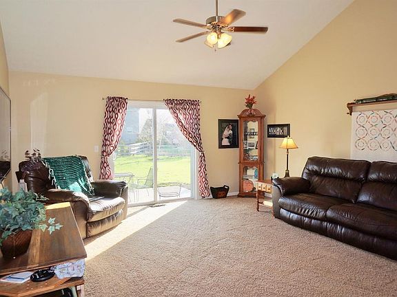 3rd image of 11 Jerri Ct