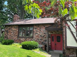 5810 Flaming Leaf Ct, Saint Louis, MO 63129