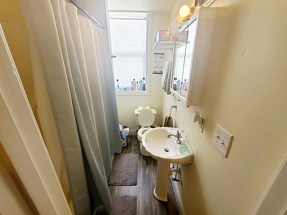 2nd image of 402 W Grace St #33000
