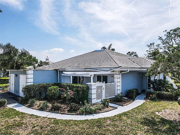 2nd image of 412 Wexford Cir