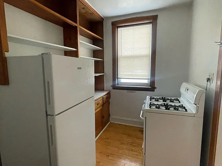 4604 N Kildare Ave — Photo 4
