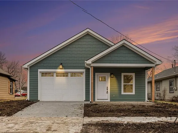 733 Brown Ave, Osawatomie, KS 66064