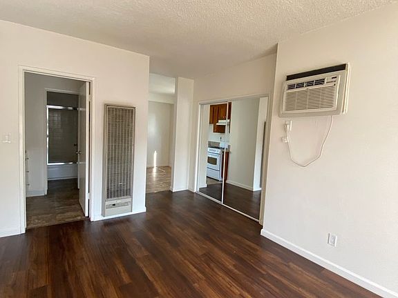 3rd image of 434 W Dryden St APT 9