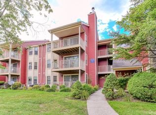 71 Crosspointe Dr, East Brunswick, NJ 08816