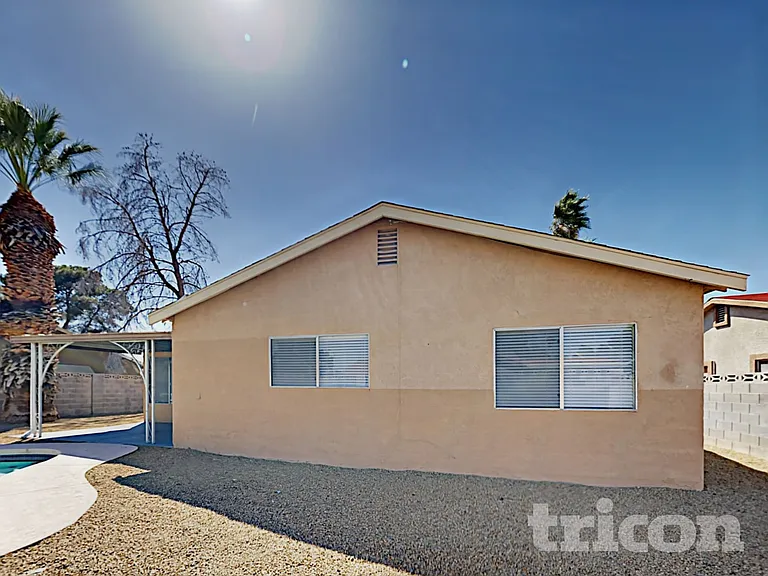 5532 Spencer St — Photo 15