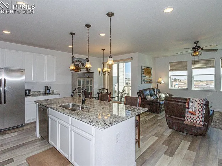 859 Marine Corps Dr — Photo 3