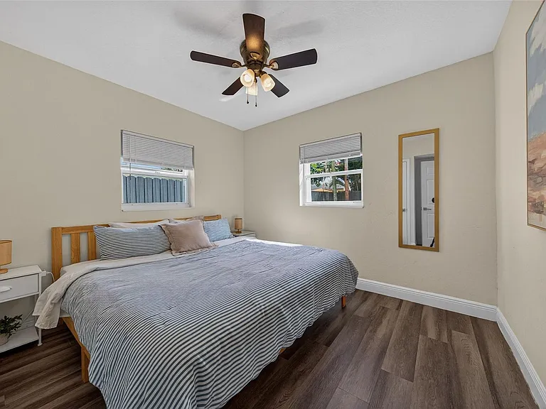 540 NE 59th Ct — Photo 10