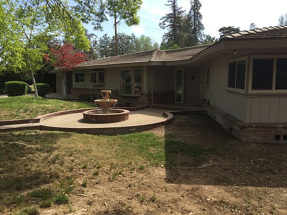 4th image of 920 E Indianapolis Ave