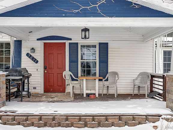 3rd image of 7271 Simons St