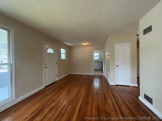469 McPhee Dr — Photo 6