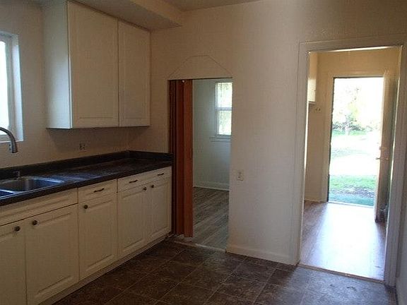 4th image of 1291 Alamo Dr