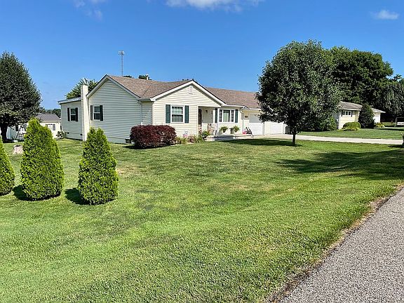 5th image of 8375 Pleasant Ave
