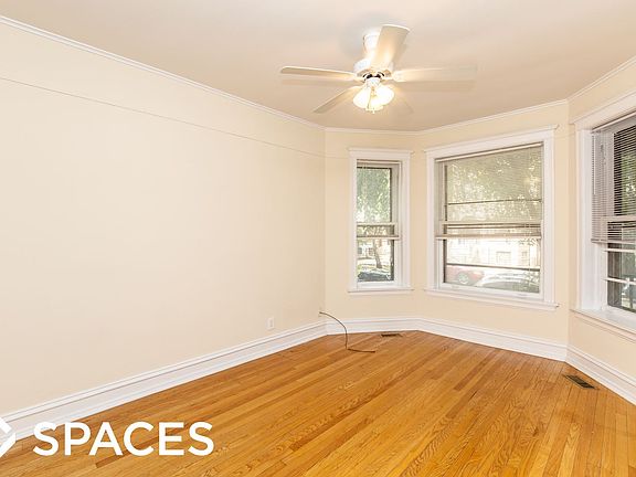 4th image of 821 W Newport Ave #Unt1f