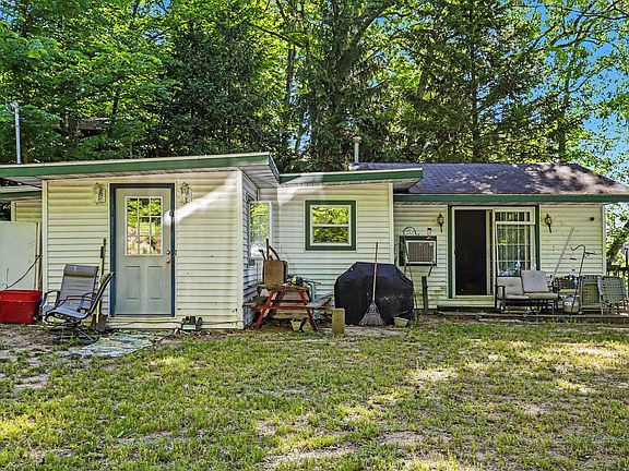 2nd image of 27383 Hayne Rd