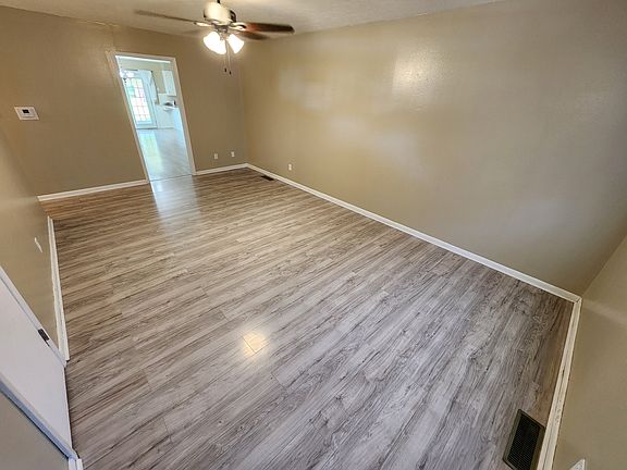 2nd image of 925 N Linda Ave