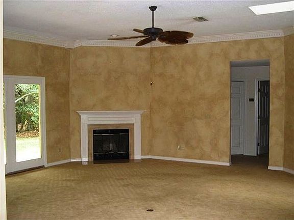 3rd image of 1795 Arbor Dr