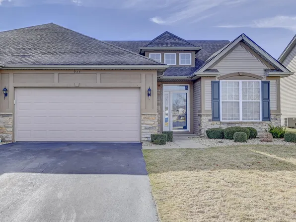 974 Flagstone Dr, Dyer, IN 46311