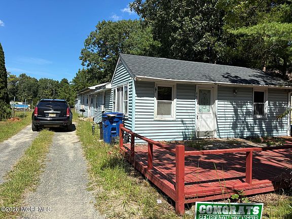 3rd image of 647 Lakehurst Road