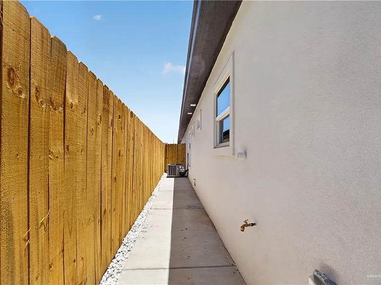1215 S Woodland Dr #1 — Photo 13