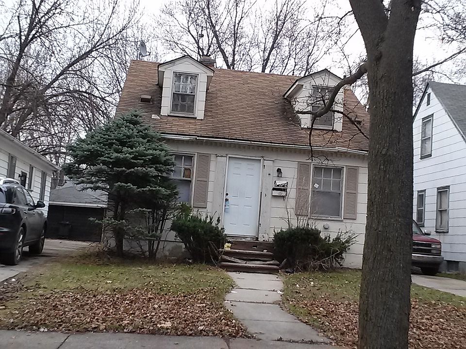 2nd image of 18254 Stout St