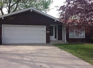 210 N Walnut St, Belle Plaine, MN 56011