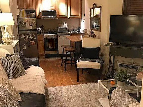 2nd image of 322 E 82nd St APT 2B