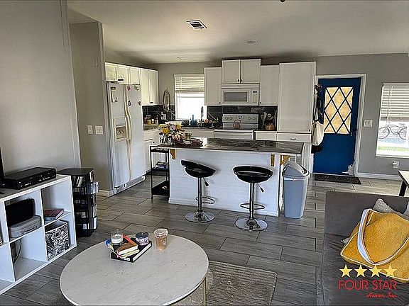 3rd image of 501 Archer Ln