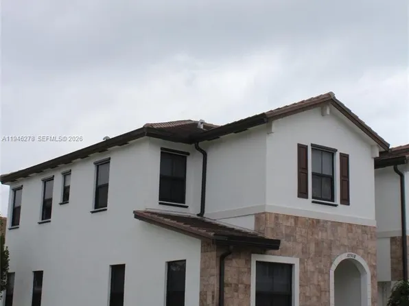 10908 W 32nd Ln, Hialeah, FL 33018