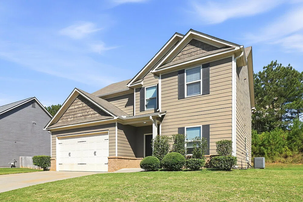 4 bed, 2.5 bath, 2038 sqft, $1,900 — Photo 4