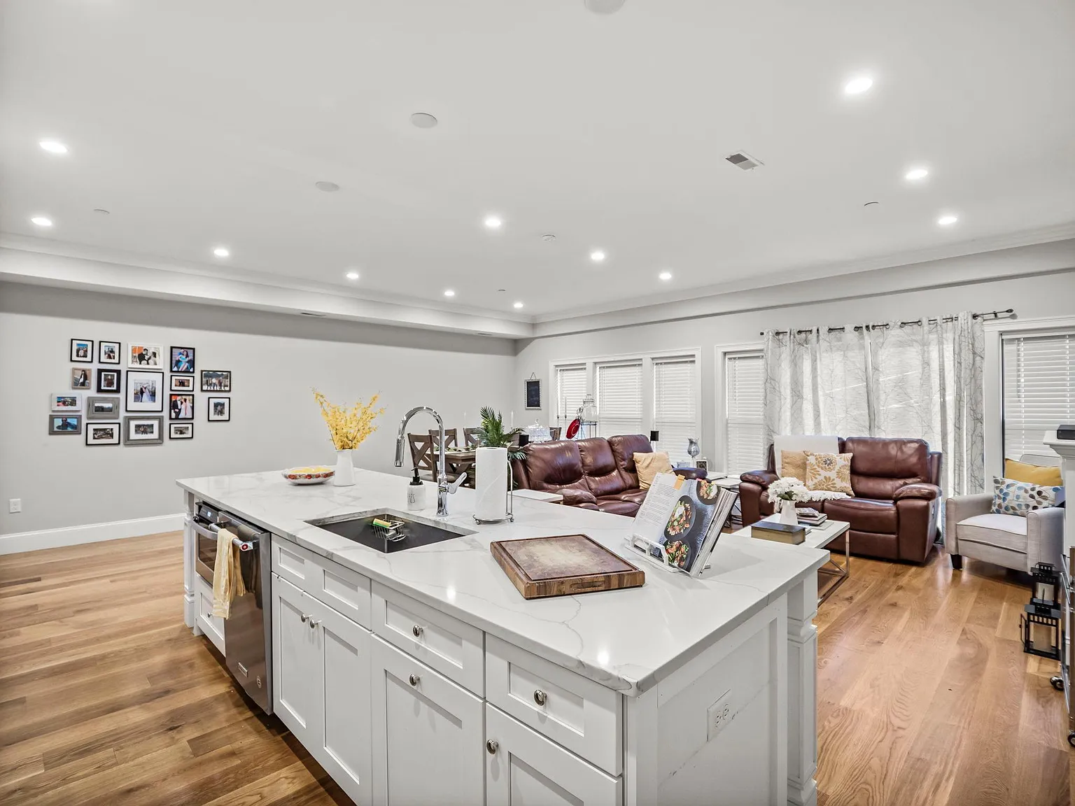 3 bed, 1487 sqft, $5,899 — Photo 3