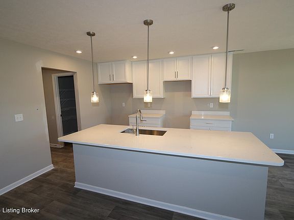 5th image of 101 Willow Branch Dr