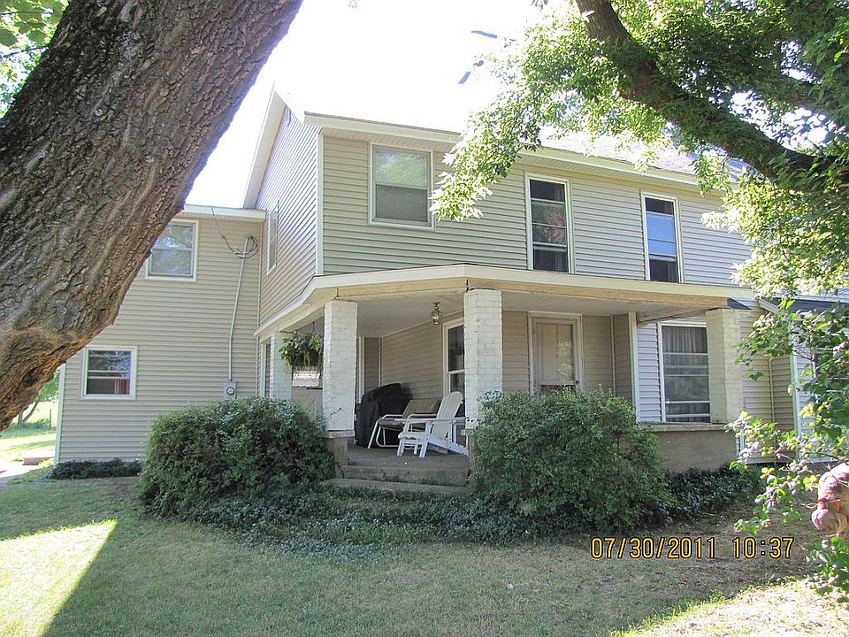 1st image of 8944 Wolven Ave NE