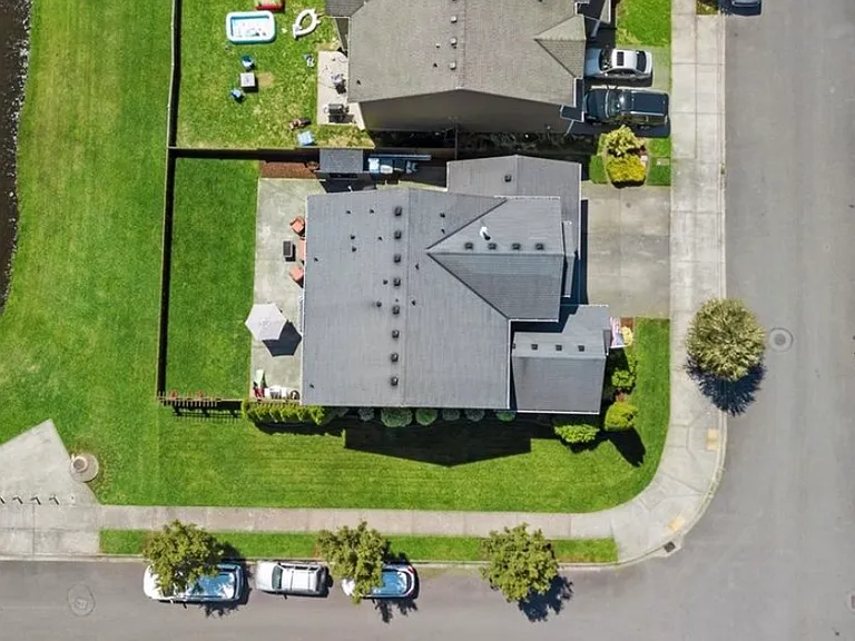 1108 Eagle Ave SW — Photo 3