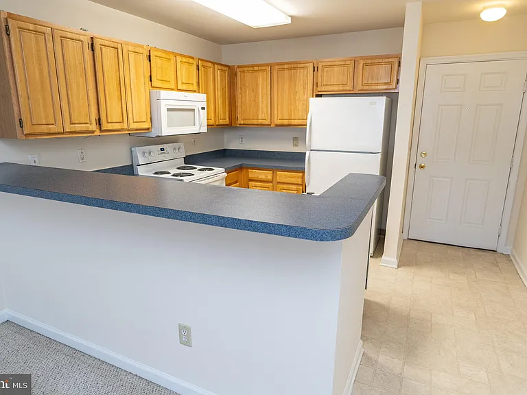 3500 Sanibel Cir #3516 — Photo 18